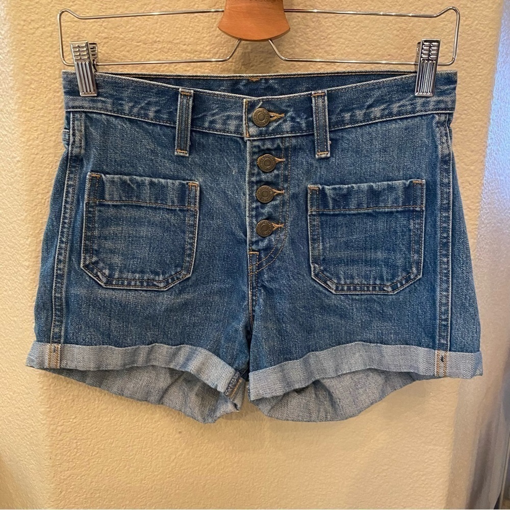 LEVI’S Women Blue Buttoned Front Orange Tab Jean Shorts Size 26